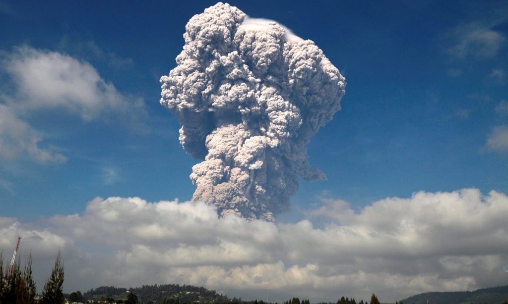 Vulcão Sinabung, Indonésia