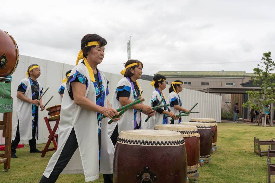 Cerimônia de abertura do UR ISA World Surfing Games 2018, Long Beach, Tahara, Japão.