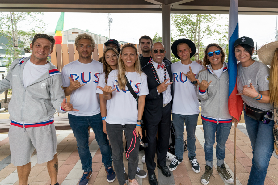Cerimônia de abertura do UR ISA World Surfing Games 2018, Long Beach, Tahara, Japão.