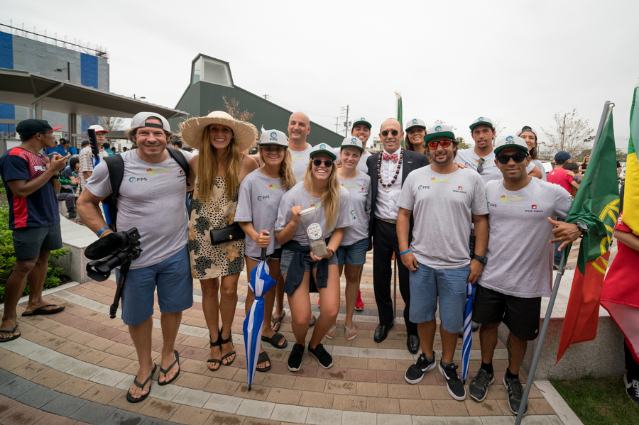 Cerimônia de abertura do UR ISA World Surfing Games 2018, Long Beach, Tahara, Japão.