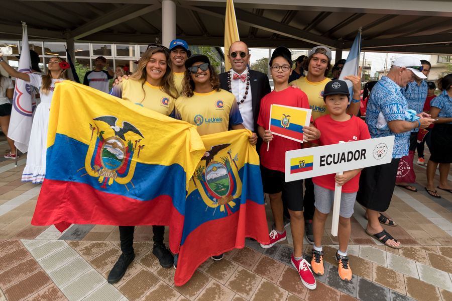 Cerimônia de abertura do UR ISA World Surfing Games 2018, Long Beach, Tahara, Japão.