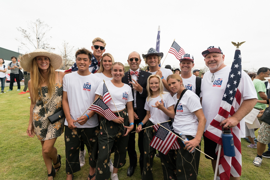 Cerimônia de abertura do UR ISA World Surfing Games 2018, Long Beach, Tahara, Japão.