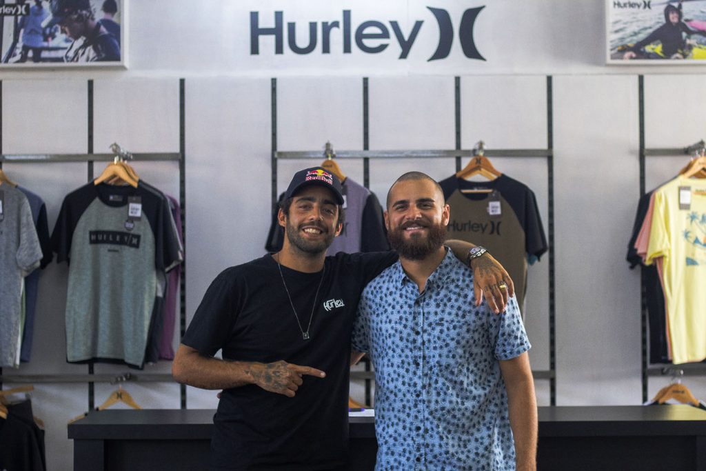 Pedro Scooby assina coleção da Hurley