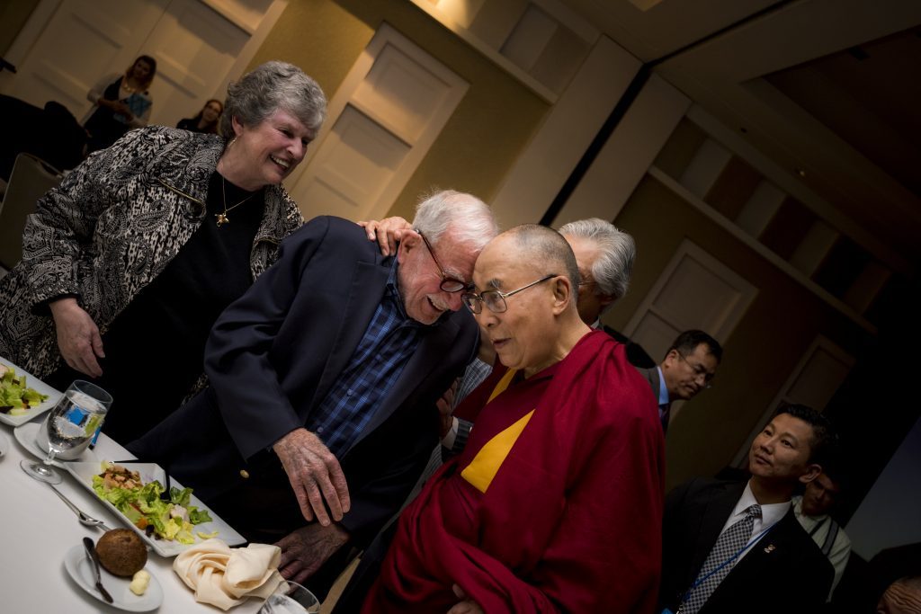 Pai dos atuais modelos de previsão de ondas, Dr. Walter Munk falece aos 101 anos de idade.