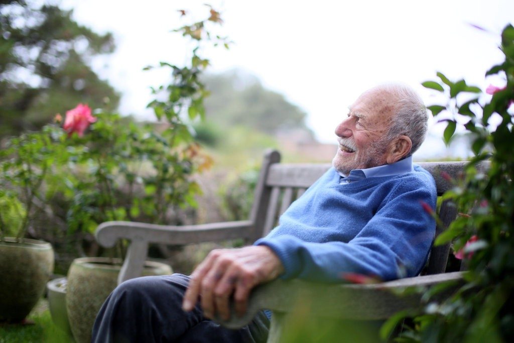 Pai dos atuais modelos de previsão de ondas, Dr. Walter Munk falece aos 101 anos de idade.