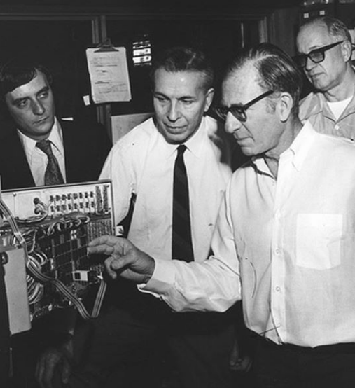Pai dos atuais modelos de previsão de ondas, Dr. Walter Munk falece aos 101 anos de idade.