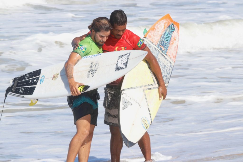 Ian e Elivelton -Maresia CBSurf 2020, Praia da Taíba (CE)