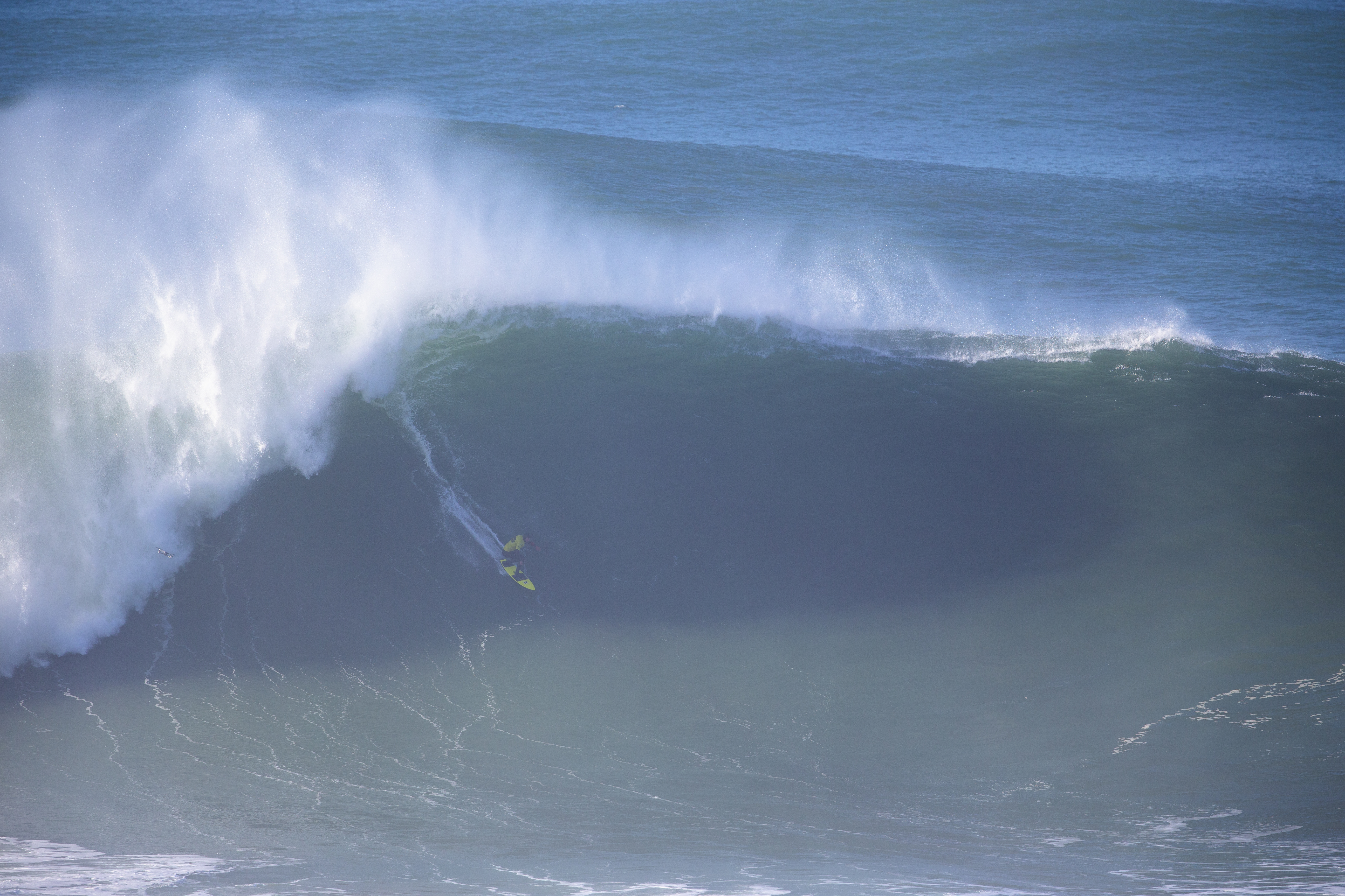 Nazaré Tow Surfing Challenge 2021, Praia do Norte, Nazaré, Portugal