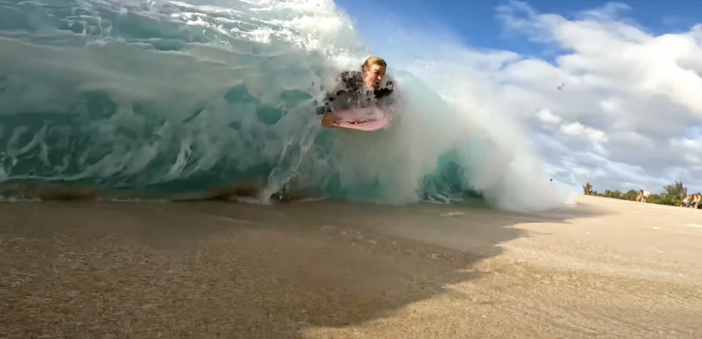 Jamie O´Brien no Shore Break de Keike, Havaí