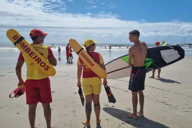 Corpo de Bombeiros inicia o curso Surf-Salva durante o Verão Maior Paraná