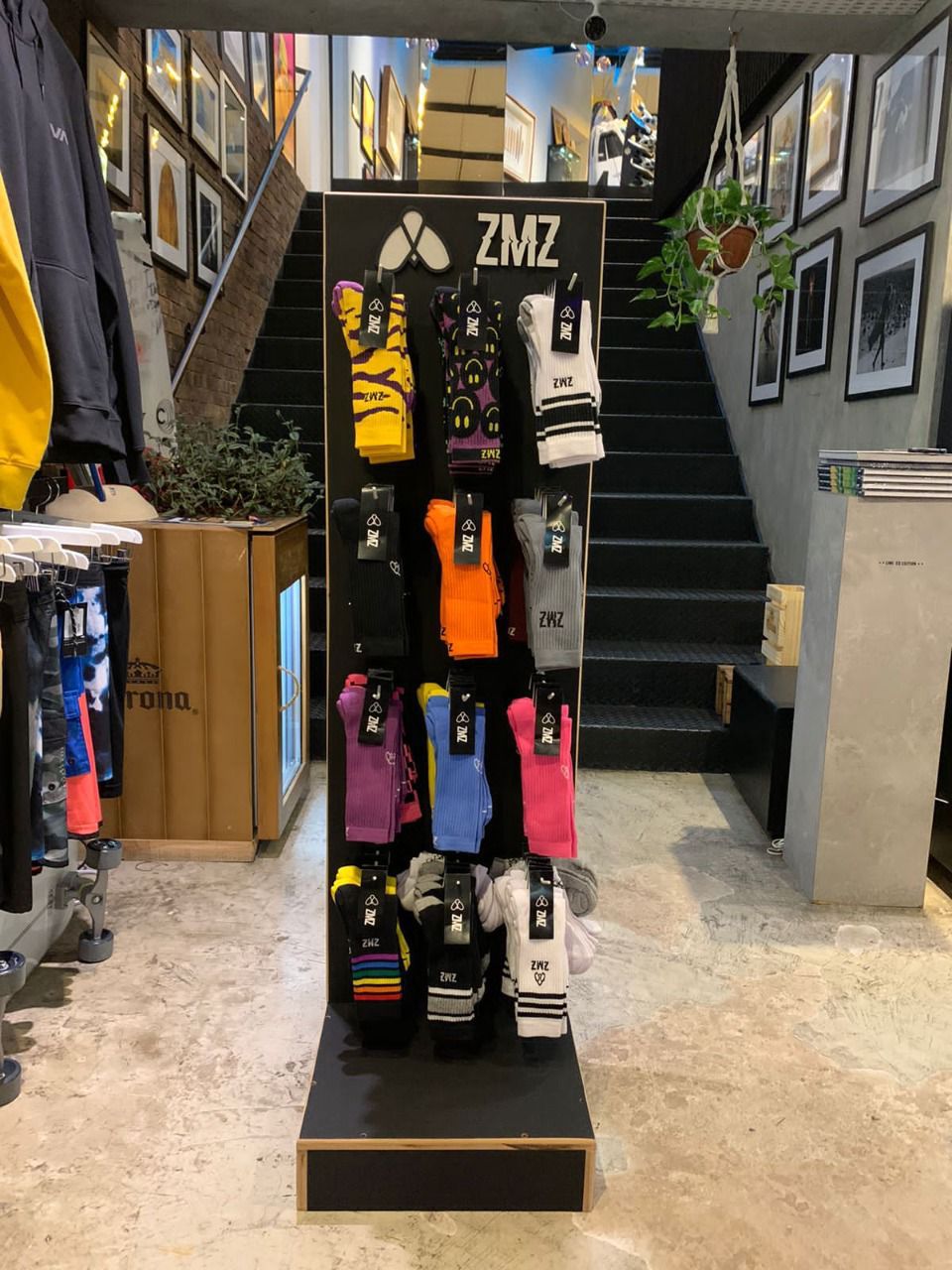 Meias ZMZ possuem costuras anatômicas que evitam o atrito com a pele.