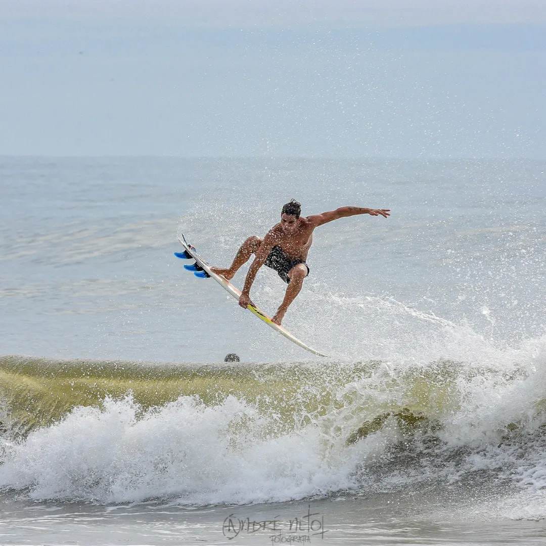 Fabio Martins é atração na praia de Guaratuba.