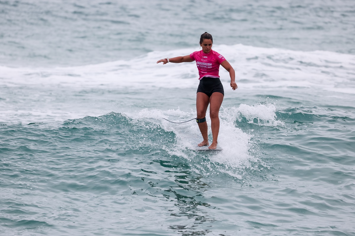 Evelin Neves vence a primeira bateria feminina da sexta-feira.