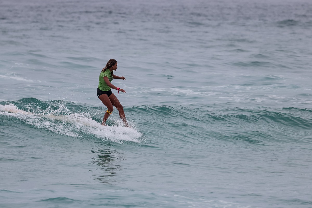 Luana Soares ainda briga por vaga no Mundial de Longboard.