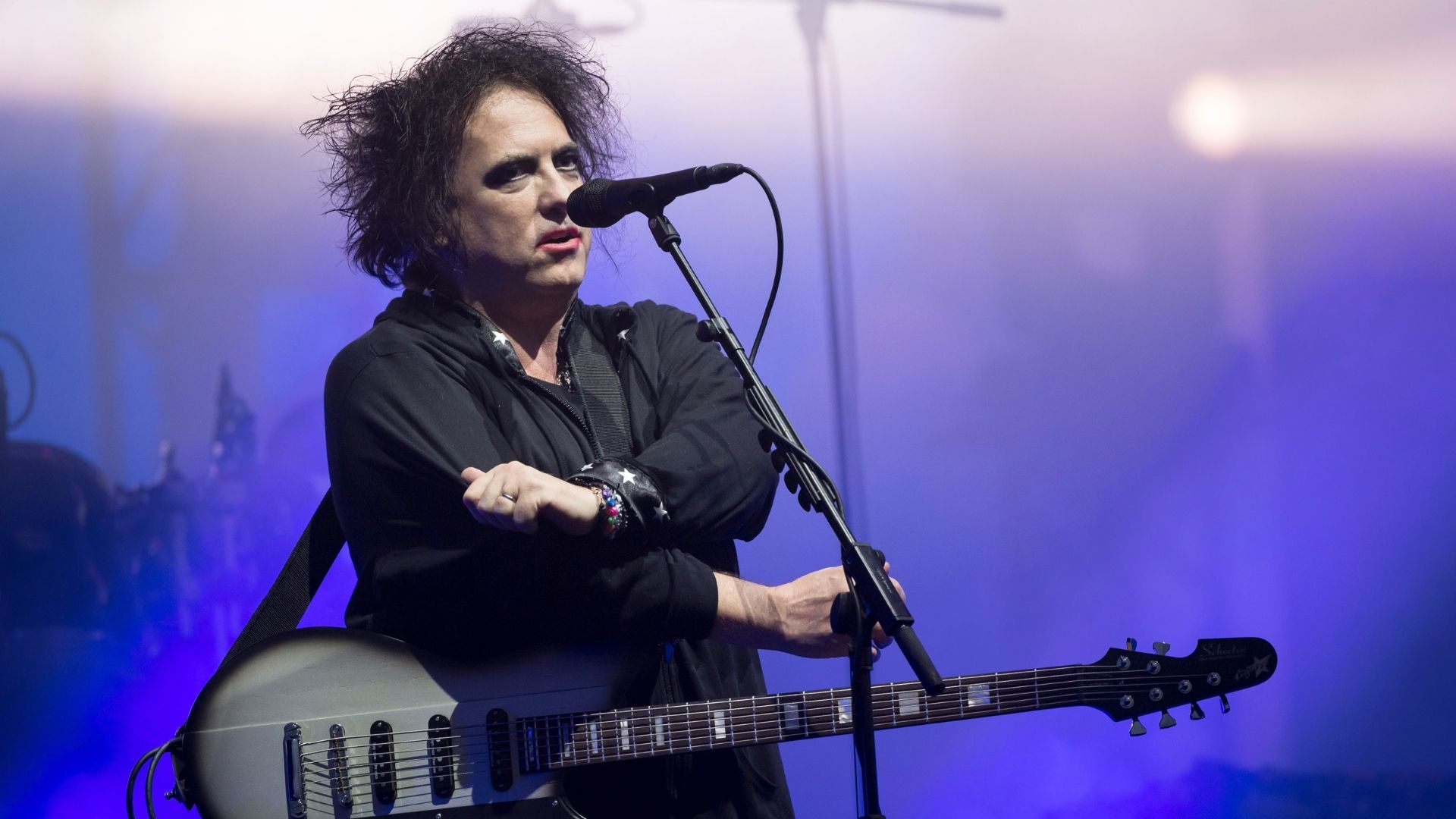 Robert Smith tuita sobre tournê sul-americana do The Cure.