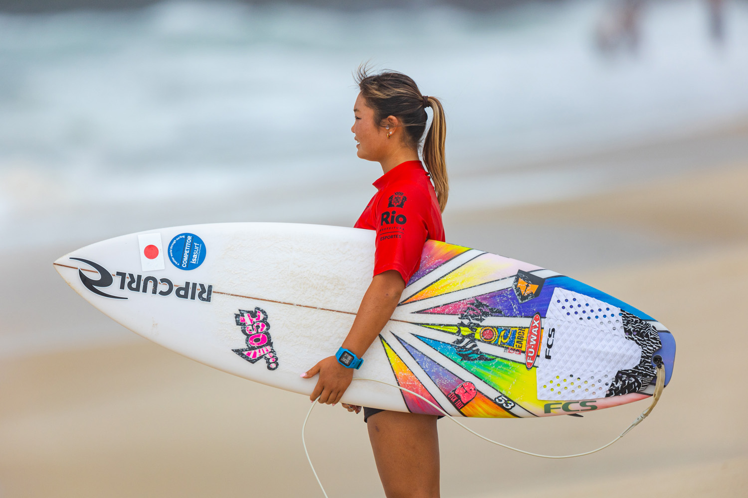 Ano Matsuoka, promessa do surfe japonês, focada antes da bateria.