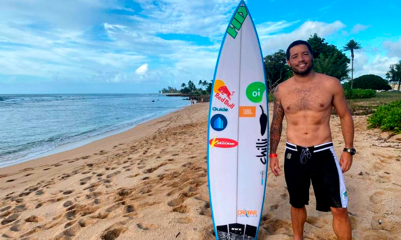 Adriano de Souza - Havaí 2020 - matéria Waves abril 2024/Guia de Pranchas.