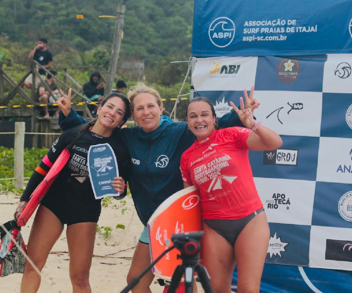 Paola Simão, Cris e Neymara Carvalho