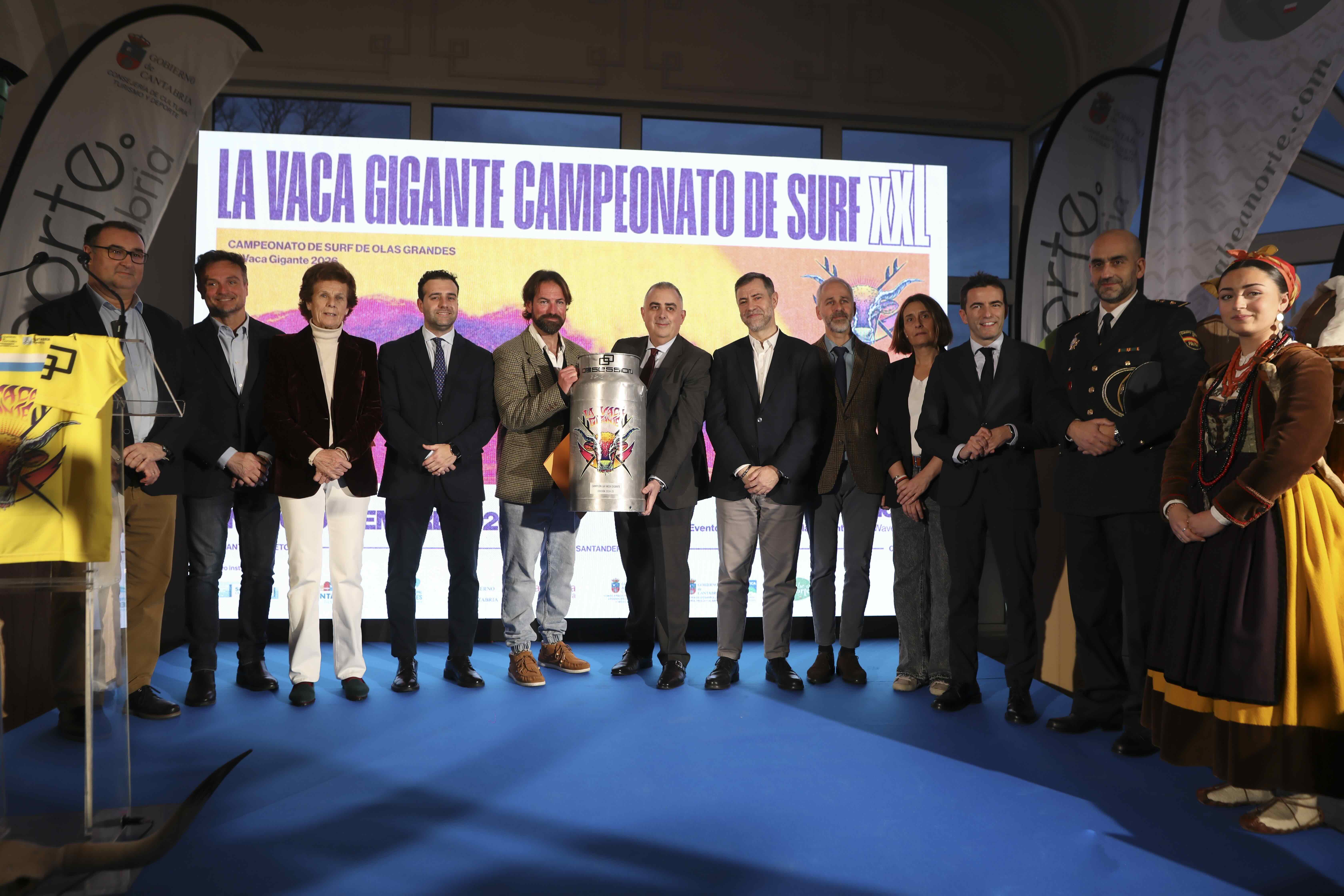 Apresentação oficial do La Vaca Gigante 2026, Santander, Espanha.