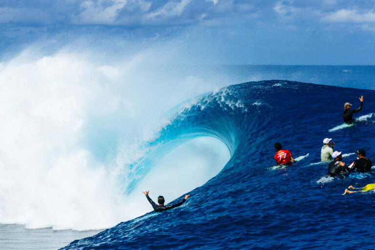 Teahupoo, Outerknown Tahiti Pro 2026, Foto de Arquivo