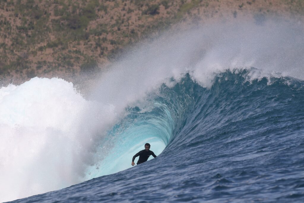 Foto de Arquivo. Bruno Santos, Capítulo Perfeito 2026, Desert Point, Lombok, Indonésia.